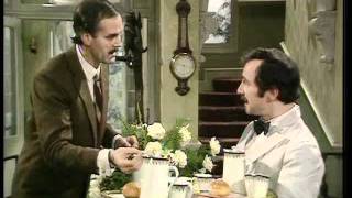 El curioso doblaje de Fawlty Towers 1 de 2 [upl. by Anett376]