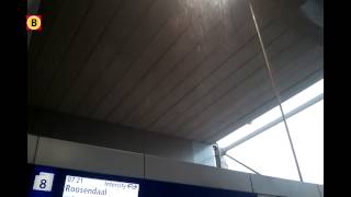 De regen klettert in een waterval neer op station Breda [upl. by Celene611]