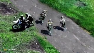 Horrible Ukrainian blow up Russian soldiers in a most intense battle in the frontline [upl. by Eddra]