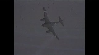 Messerschmitt Me 262  First Encounter Vintage Cinematic  Sky On Fire 1940 [upl. by Eojyllib254]