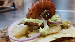 🌮🐙TACO de TUÉTANO PULPO y AGUACATE [upl. by Ynnej]