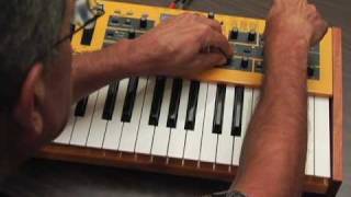 Demo MoPho Keyboard DSI Dave Smith Instruments [upl. by Ahsaeit920]