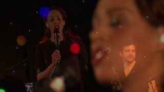 Glennis Grace Chistmas live vanuit het krantcafe Telegraaf [upl. by Joycelin]