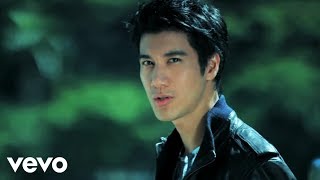 王力宏 Leehom Wang  依然愛你 [upl. by Nahguav]