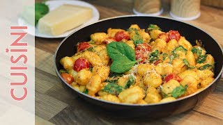 GNOCCHI PFANNE  Rezept mit Spinat Tomaten amp Sahne einfach amp schnell [upl. by Far]