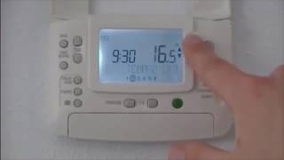 Chronotherm thermostaat programmeren  Honeywell Home [upl. by Gilba135]