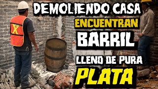 NADIE QUERÍA COMPRAR ESTA CASA Y SALIÓ UN BARRIL LLENO DE PLATA AL DEMOLERLA TODO UN TESORO [upl. by Bibby458]