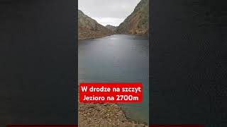 W drodze na szczyt jezioro na 2700 m lake podroznik jezioro travel andora hiszpania [upl. by Agrippina329]