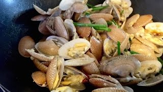 Stir Fry Garlic Clams Recipe Lala  蒜炒啦啦  Huang Kitchen [upl. by Carmita]