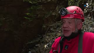 Spéléologie  une nouvelle grotte découverte dans le Doubs [upl. by Teragramyram]