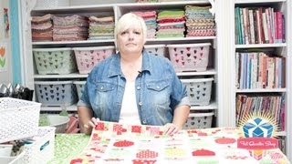 How to Make a Quilt Sleeve by Lori Holt of Bee in my Bonnet  Fat Quarter Shop [upl. by Bunny]