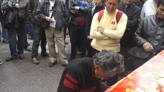 vagabundo tocando piano en paseo ahumada 2 [upl. by Olwena843]