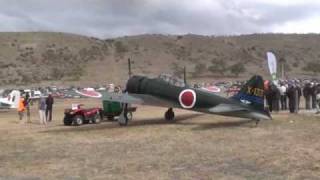 零戦、ニュージーランドで飛ぶ。Warbirds over Wanaka 2010 Mitsubishi Zero [upl. by Zennas]