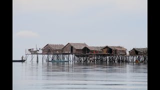 Voyage au Fil de leau Chez les Derniers Nomades des Mers [upl. by Landahl]