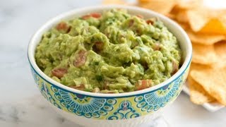 How to Make Fresh Homemade Guacamole  Easy Guacamole Recipe [upl. by Cul907]