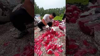 Este hombre encontró una piedra de cristal increíble 😮 [upl. by Anayhd]