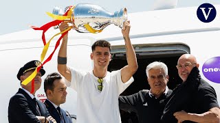 La selección española aterriza en Madrid con el trofeo de campeona de Europa [upl. by Nyad]