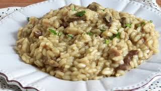 Risotto ai porcini secchi primo piatto cremoso raffinato ed economico  Il chicco di mais [upl. by Nerita]