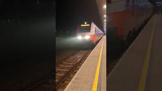 ÖBB Cityjet Desiro ML Einfahrt REX3 nach Payerbach Reichenau in Korneuburg [upl. by Novek]