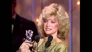 Barbara Mandrell Wins Entertainer Of The Year  ACM Awards 1981 [upl. by Fronia186]