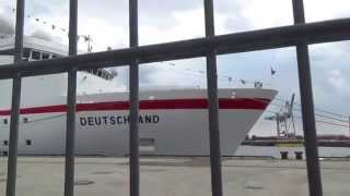 Traumschiff ZDF MS Deutschland Kreuzfahrt von aussen vor dem Schiff Hamburg Hafen [upl. by Hachmann]