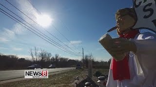 Cruisin’ Connecticut – quotChristmas Vacationquot Themed Roadside Display in Wallingford [upl. by Eiliak]