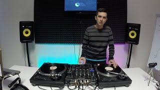 DJ SCRATCH TUTORIAL ITA 1 Combos baby scratch forward e transformer 5 [upl. by Ocramed]