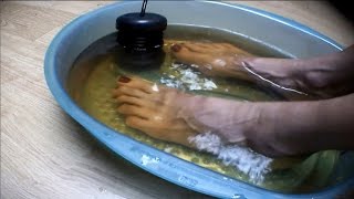 Could Detox Foot Baths Actually Remove Toxins From Your Body [upl. by Pavla]