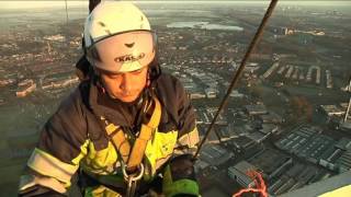 Grootste Kerstboom van Nederland straalt weer over Nieuwegein [upl. by Atineb641]