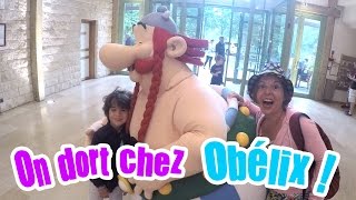 VLOG ROOM TOUR de notre chambre au PARC ASTERIX amp tours de magie [upl. by Walton]