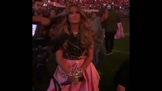 Jennifer Lopez en el SuperBowl [upl. by Eillehs]