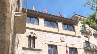 La bandera espanyola tornarà al balcó de lAjuntament de Montblanc [upl. by Yajiv]