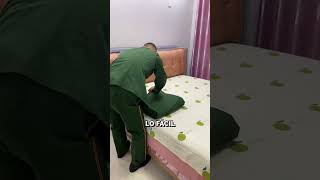 Cómo doblan el abrigo los militares en China 😲🪖 shorts china curiosidades [upl. by Odlanar301]