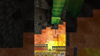 CUEVA LLENA DE CREEPERS 🤯😖 parati shorts reels minecraft minecraftshorts fyp [upl. by Laicram]