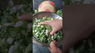 Muli ki bhaji aur bind bahu raaji Muli ka Saag Muli ki sabji rajsthani style me ytshorts cooking [upl. by Retsev]