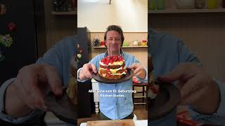 OMG Jamie Oliver hat uns eine Geburtstagstorte gebacken 🤩 shorts [upl. by Kalvn25]