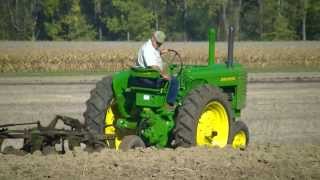 John Deere G plowing [upl. by Claudia]