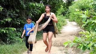 Beautifull Girl Fishing in Battambang  Amazing Beautifull Girl Catch Fish p 0016 [upl. by Aicelf260]