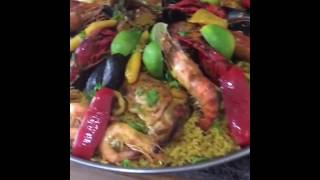 Paêlla de poulet et fruits de mer [upl. by Ahsaf]