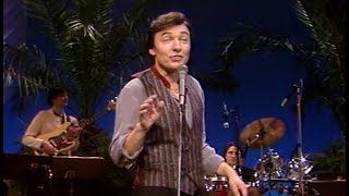 Karel Gott live in Berlin 1983 Die Mädis von Chantant  Ganz ohne Weiber geht die Chose nicht [upl. by Ryhpez804]