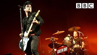 Green Day performs Boulevard of Broken Dreams at Reading Festival [upl. by Merrie946]