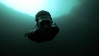 Guillaume Nery base jumping at Deans Blue Hole filmed on breath hold by Julie Gautier [upl. by Zolner7]