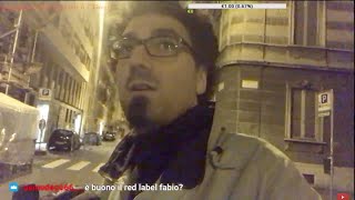 FABIO ZETA VIENE ATTACCATO DA UN UOMOORSO DURANTE UNA LIVE IRL NOTTURNA A TORINO [upl. by Pool]