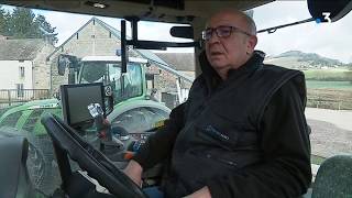 Un agriculteur assure le déneigement des routes de 13 communes en Côte dOr [upl. by Ttelracs]