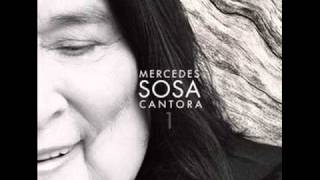 Mercedes Sosa quotCantora 1quot Pájaro de rodilla con Nacha Roldán [upl. by Arihsa]