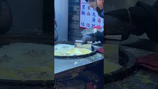 Meinong Night Market  Taiwan Street Food  Taiwan Oyster Omelette [upl. by Eatnoled]