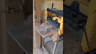 Plaina desempenadeira Dewalt woodworking wood dewalt [upl. by Ettennod]