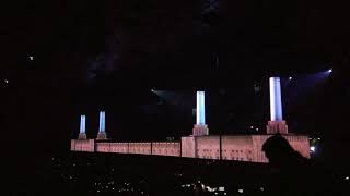 Alarm and Rise of the Battersea Power Station Roger Waters  Us  Them Tour Vienna [upl. by Ullman]