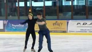 Les champions de patinage en quête dune médaille Olympiqu [upl. by Ynohtnael]