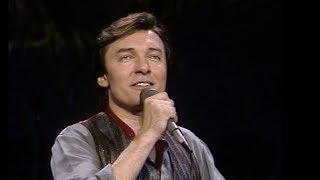 Karel Gott live in Berlin 1983 Traumzeit MemoryBílá from the Musical quotCatsquot [upl. by Acisey24]